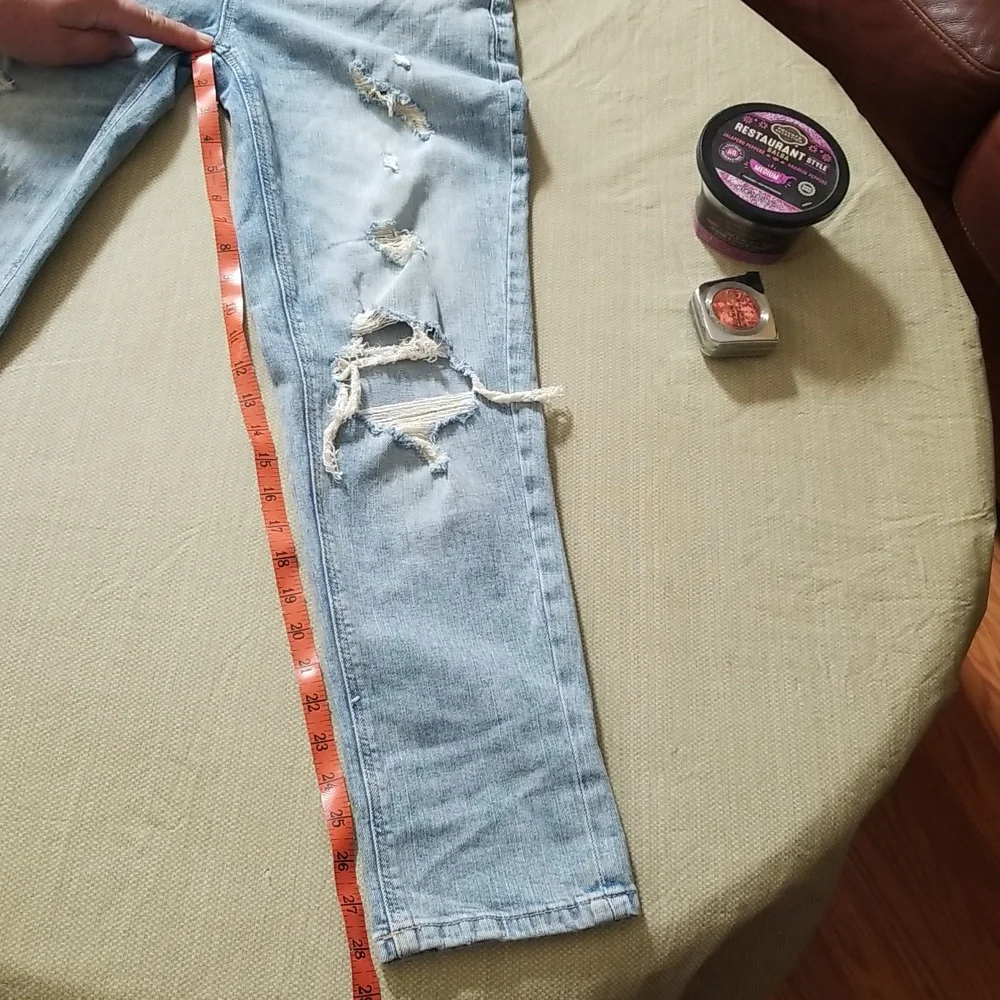 🥳 Host Pick 🥳Garage Lightwash Denim Distressed Bib Overalls - Picture 11 of 12